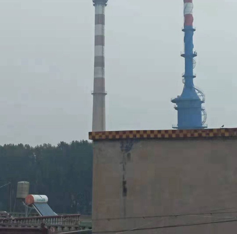 煙囪拆除